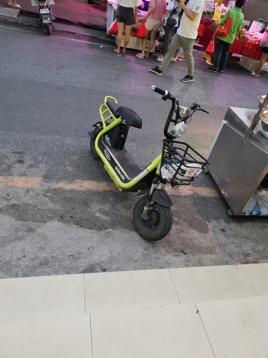 买来的时候2400，自己改装了显示仪表，现...