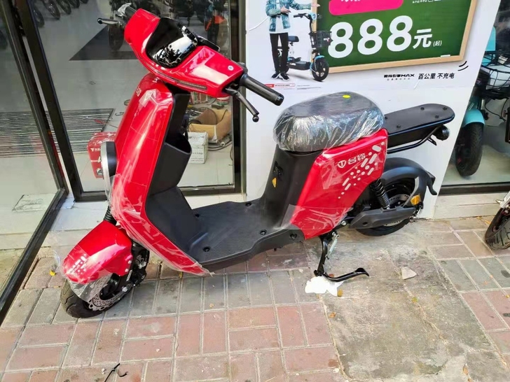 台铃高配置:可焕客户版,新国标,时速达到7...