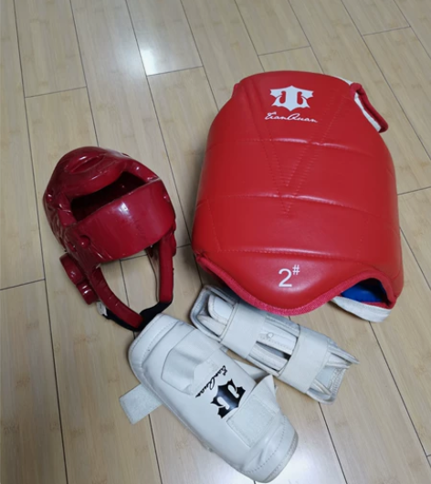 儿童跆拳道护具(含头盔,护胸,护膝,护臂,...