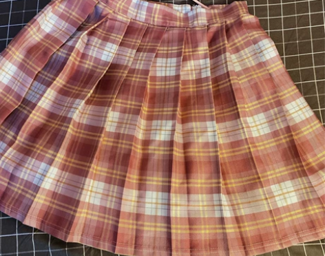粉色jk群,家里衣服太多,全部10元处理 ...
