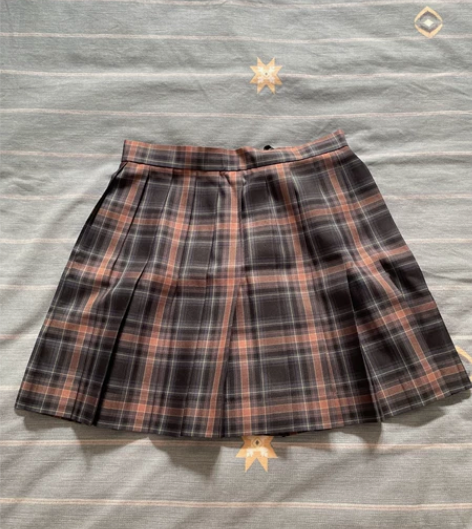 jk群 实体店购入。腰围72、全新未穿过。...