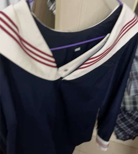 jk群一套！便宜出 感兴趣的话点“我想要”...