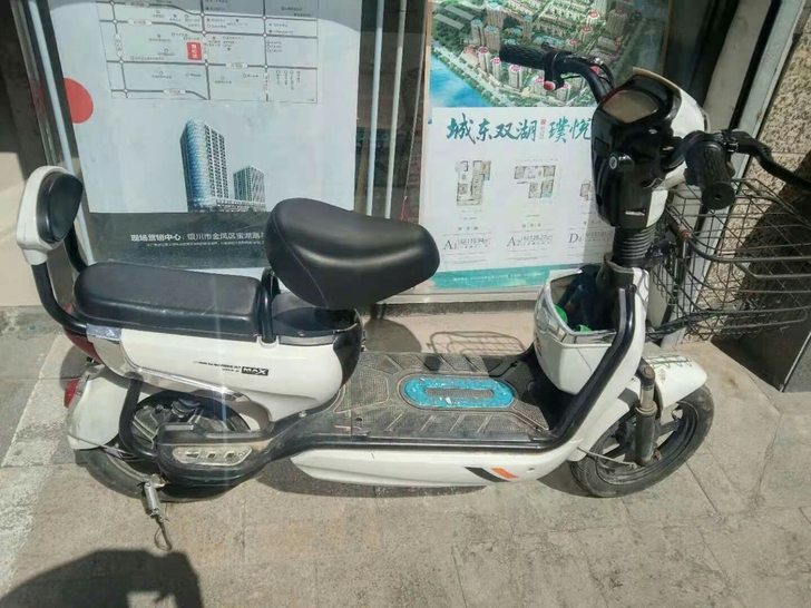 去年九月份买的，七成新，新换的电瓶