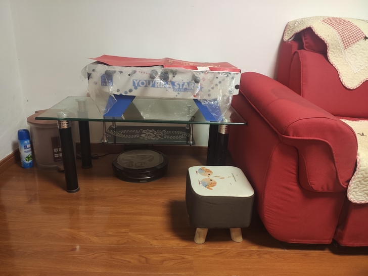 茶几   长100*宽48*高43。玻璃材...