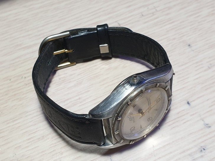 闲,同款表一半价格出,5句话内拍下付款,再...