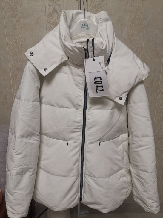 EOEZ 明星私服品牌，高端鹅绒服系列，D...