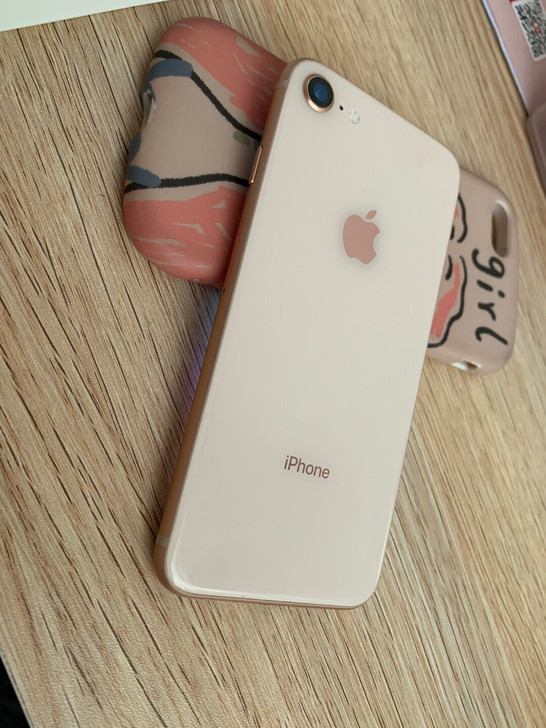 iphone 8  8成新 64g