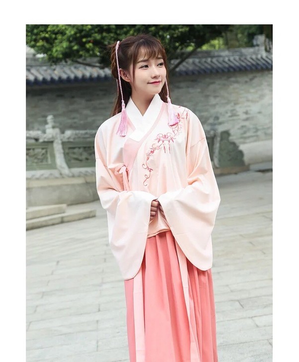 绣花汉服  日常  交领短袄