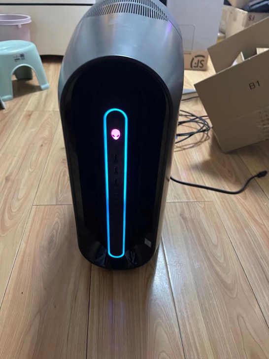外星人 aurora R9，全国联保还两年...