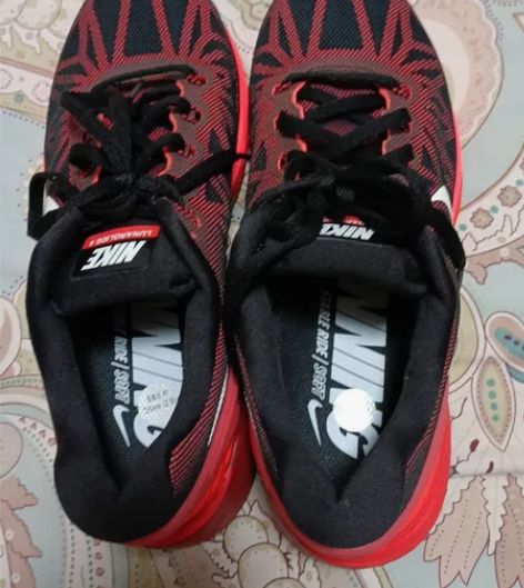 耐克NIKE 女鞋 黑色运动鞋 1，全新，...