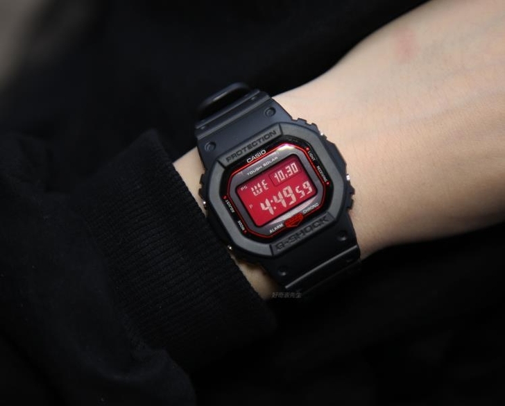 卡西嘔血鹤方块强韧之心手表GW-B5600...