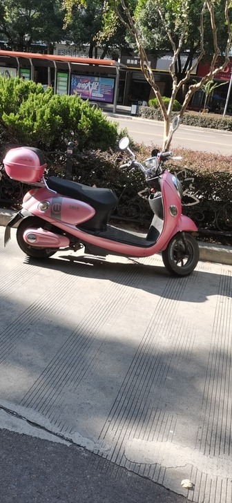 二手电动车 二手车批发  7.8新左右 六...