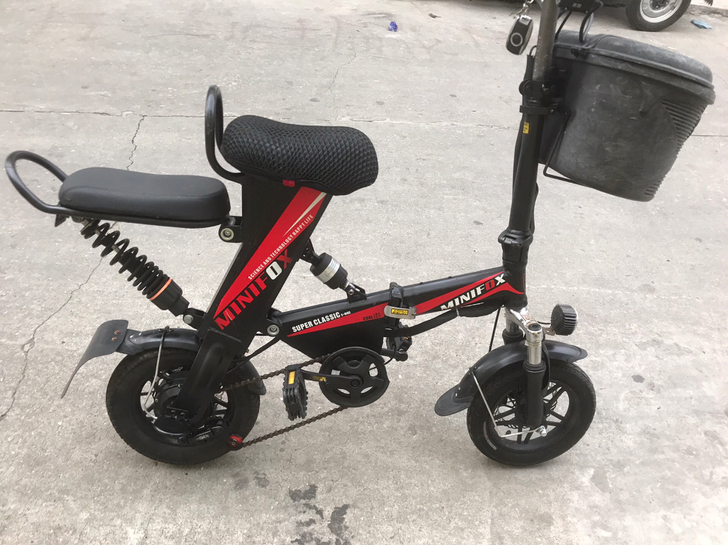 折叠电动车满电30公里