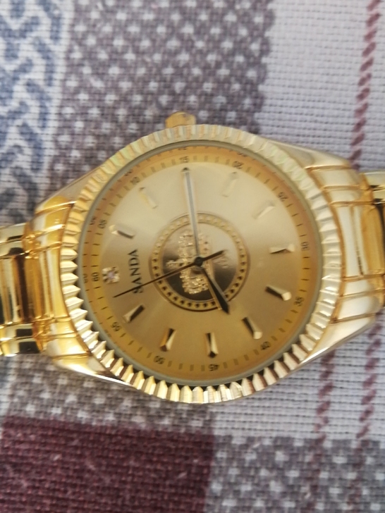 镀金石英手表日本进口机芯，外观精美漂亮，走...