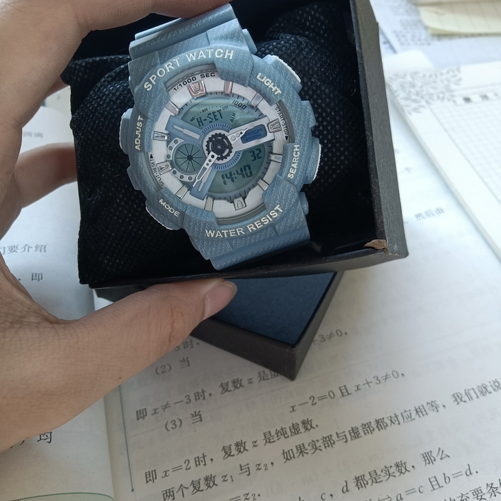 多功能运动手表，雾霾蓝色，50包邮，九九新...