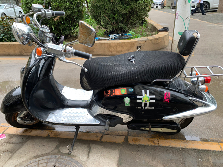 出二手正品俊越大龟王电动车，车况如图，有磨...
