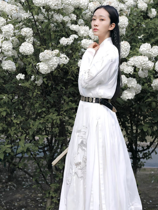 即将绝版小重山传统汉服男女唐宋制窄袖白色刺...