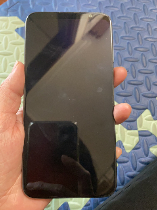 魅族16th，屏幕坏了，插充电器有声音，插...