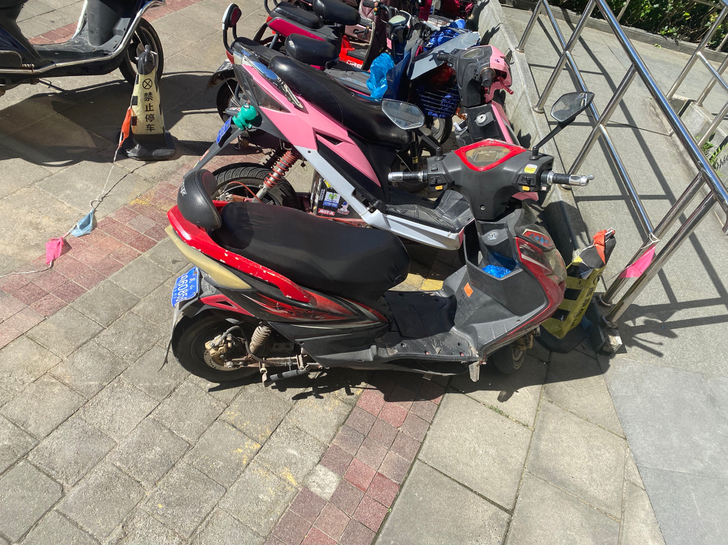 因工作变动回老家，现低价出售爱车，电瓶续航...