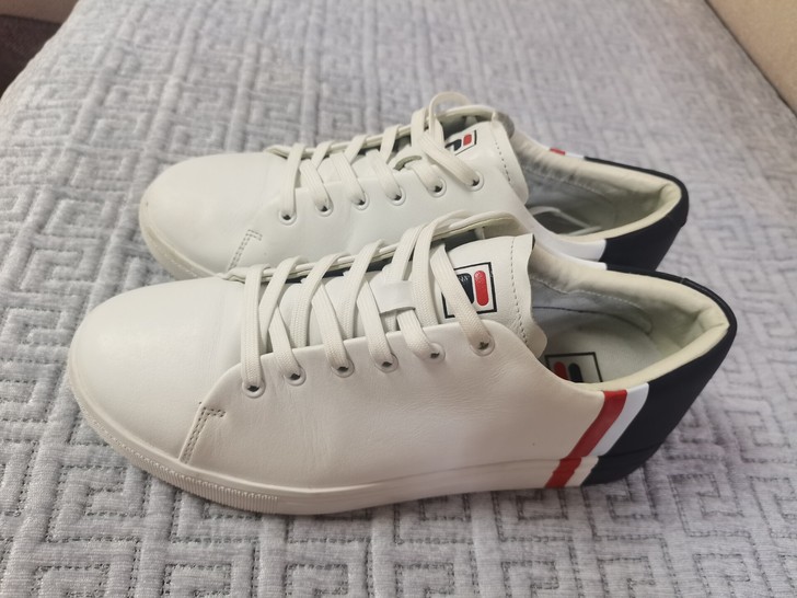 斐乐女款滑板鞋 白色 38码 八五成新 尺...