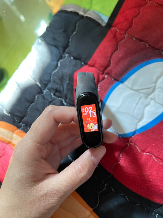 小米手环4，没有NFC，没有任何毛病，砍价...