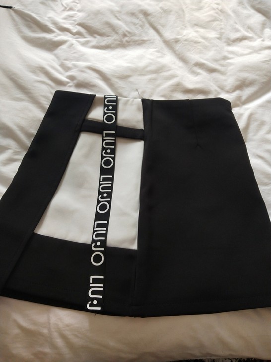 A字裙  M码 穿过两三次