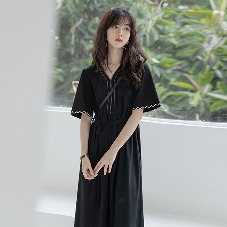 连衣裙，XL码，本人身高170体重125斤...