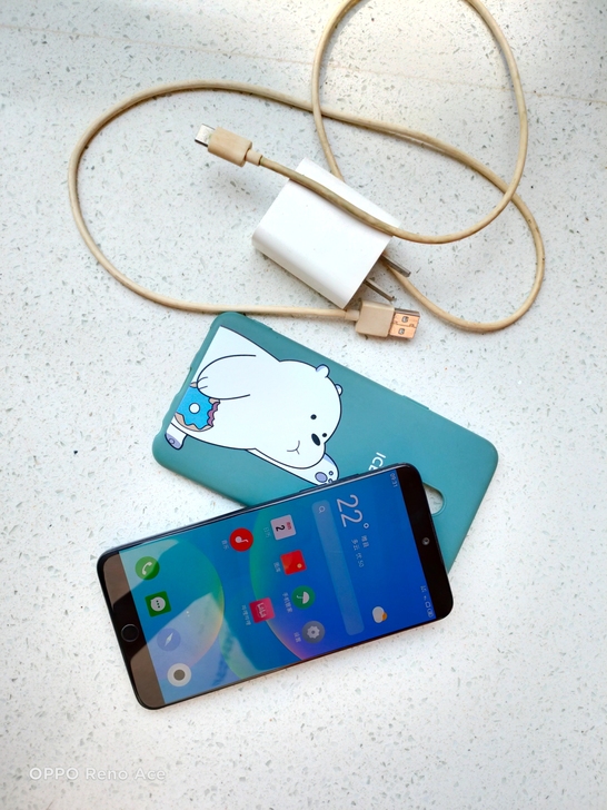 魅族15，4+64G，无帐号，功能一切正常...
