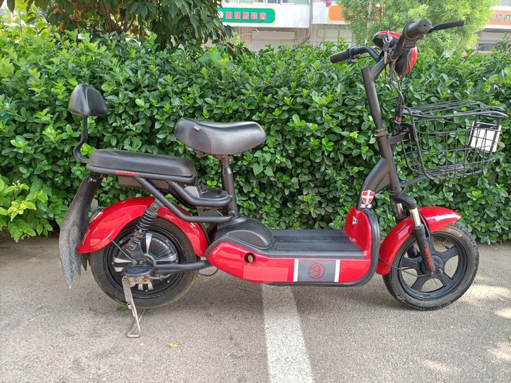 二手五羊电动车，前面空间大，带小孩放东西都...