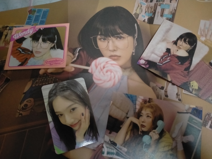 Red Velvet Queendom C...