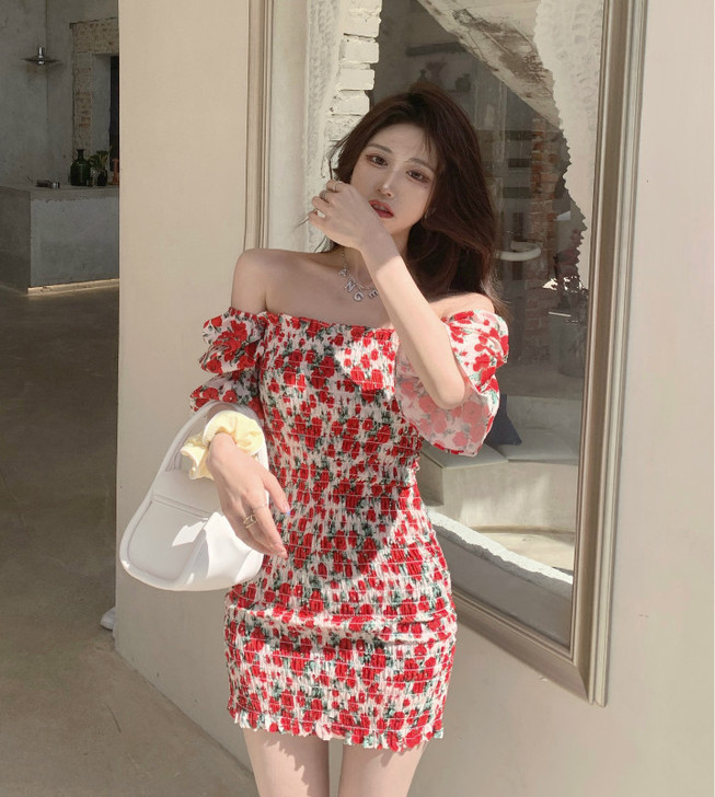 法式复古一字肩修身短裙子女夏季2021年新...
