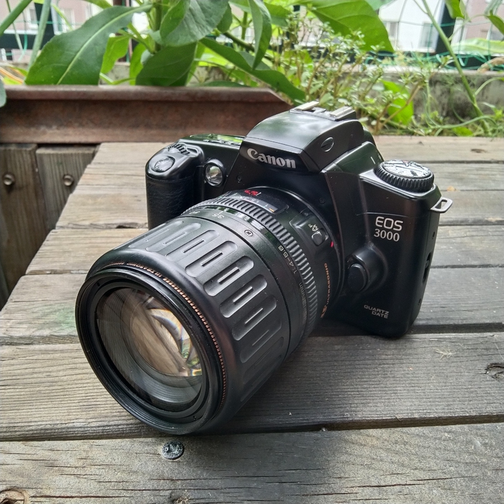 佳能eos3000单反套机