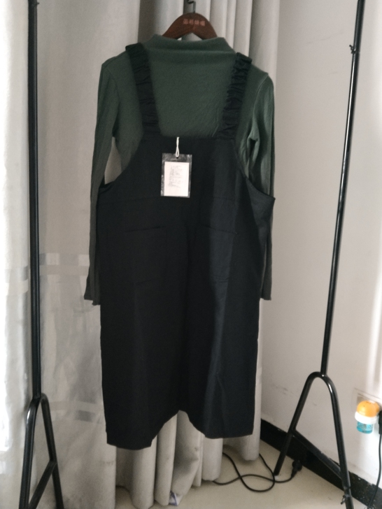 全新春秋夏可穿的背带裙，因买来不喜欢了，低...