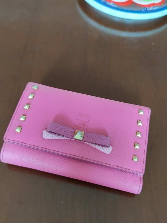 mcm 十字纹 正品女士钱包，9新吧，质感...