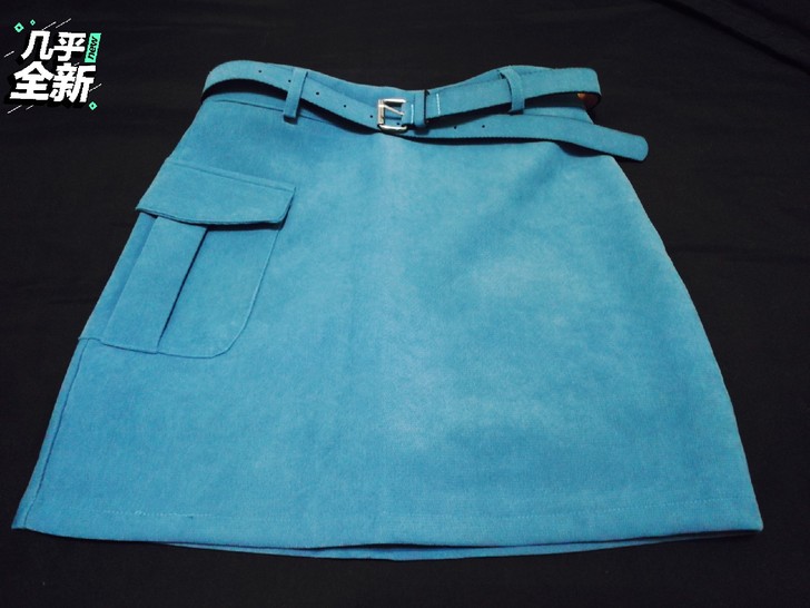 半身裙包臀裙。带皮带。S码，颜色显白，布料...