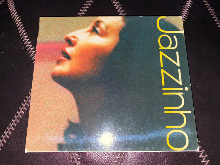 巴萨诺瓦爵士乐女声jazzinho