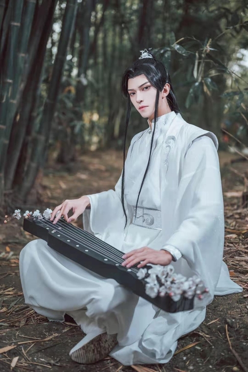 出楚晚宁COS,全套衣服加天问,拍下可以送...