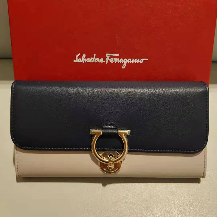 菲拉格慕女式钱夹