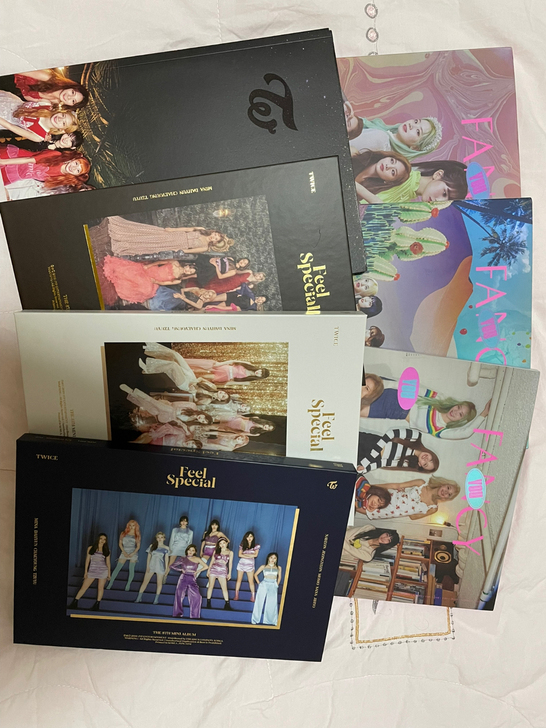 Twice专辑 全员签名专