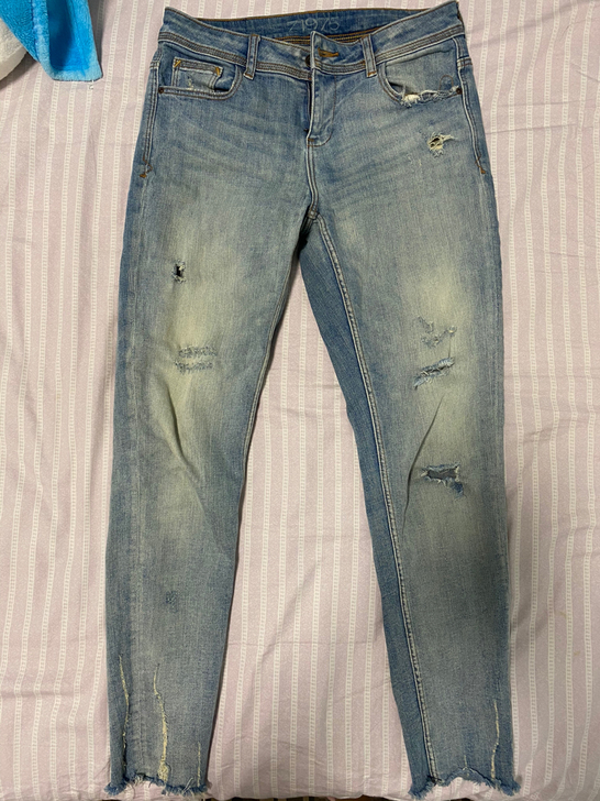 ZARA Z1975款破洞牛仔裤浅色,新旧...