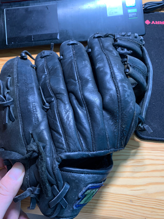 ZETT棒球手套，高中留下的，翻仓库翻出来...