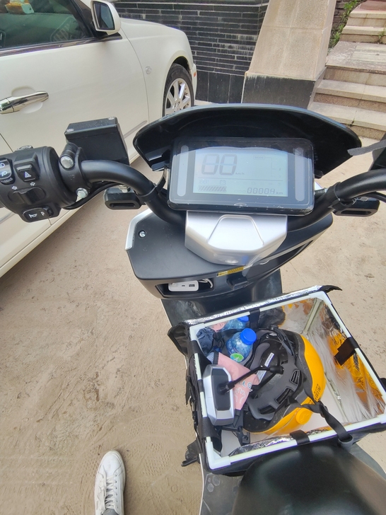 卖车72伏30安3600，买4100，双碟...
