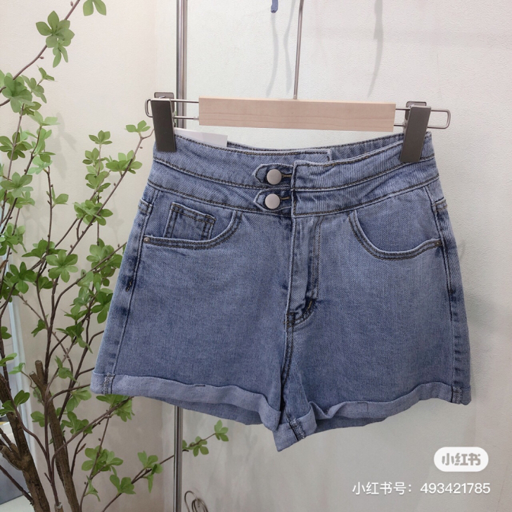 服装实体店，全新牛仔短裤 码数smL（邮费...