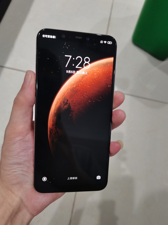 小米8  6+128金色，纯原无拆修，国行...