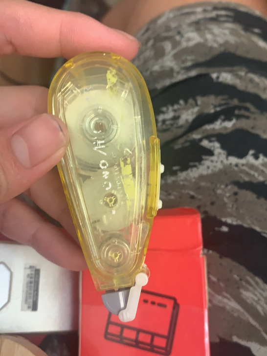 一个修正带，大牌子，日本进口，里面的都没怎...