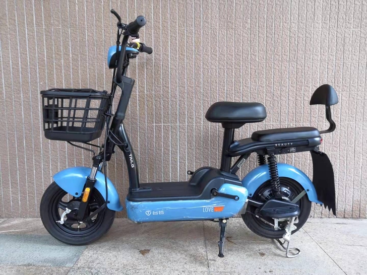 台铃使用一个月，几乎全新，出租或出售雅迪电...