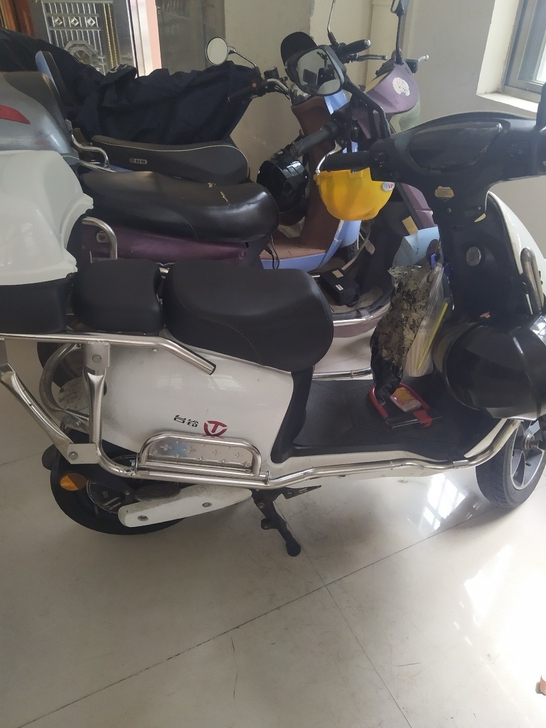 出售台铃新国标电动车，证件齐全，未上牌，仅...