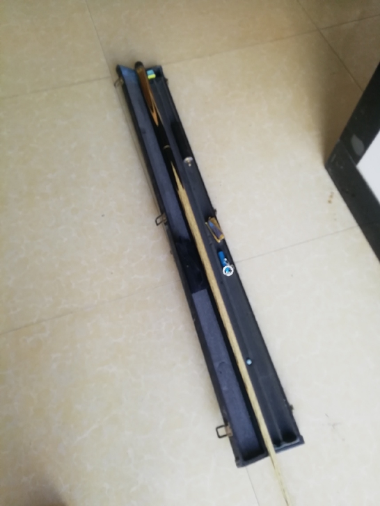 台球扞，还很新，质量也好，很少用，闲着，卖...
