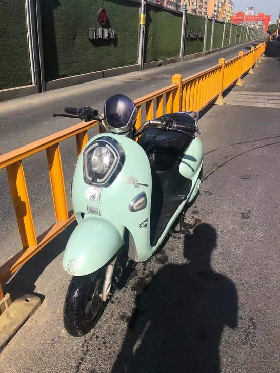 二手杭爵电动车小龟王电瓶车，购车送哈雷头盔...
