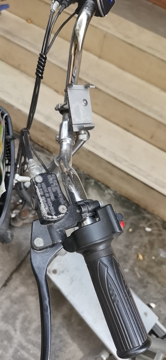 九成新电动车跑外卖用的，二块电池八十公里稳...